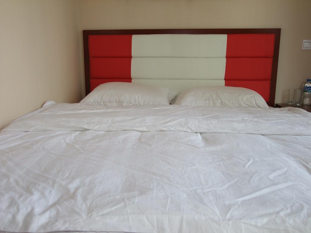 Chun Tian Hui Gu Holiday Hotel Kunming Szoba fotó